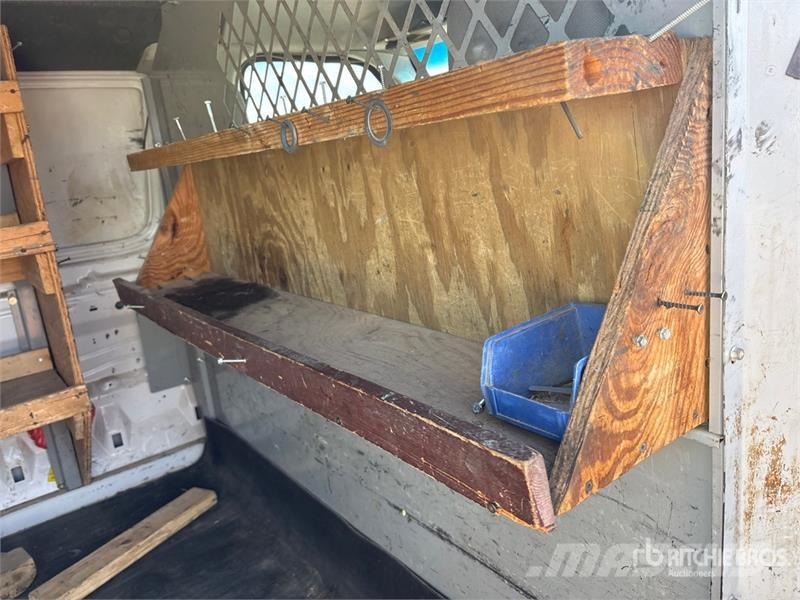 Ford E-250 Dostavna vozila / kombiji