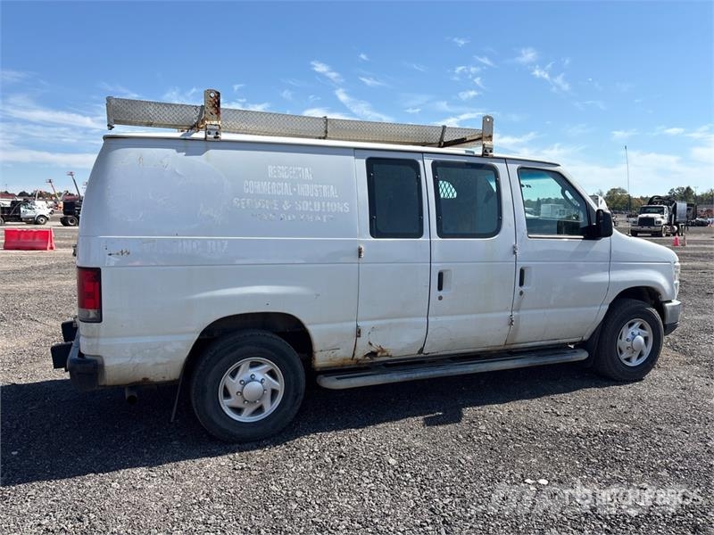 Ford E-250 Dostavna vozila / kombiji