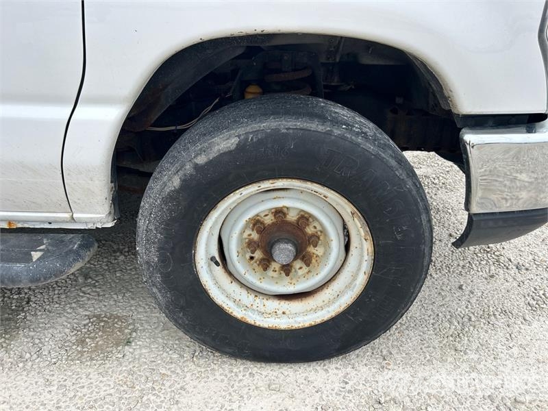 Ford E-250 Κλούβες με συρόμενες πόρτες