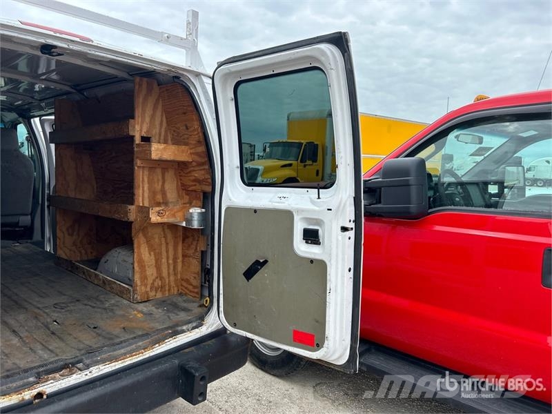 Ford E-250 Κλούβες με συρόμενες πόρτες