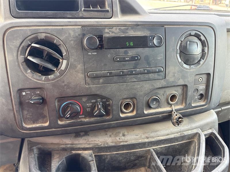Ford E-250 Dostavna vozila / kombiji