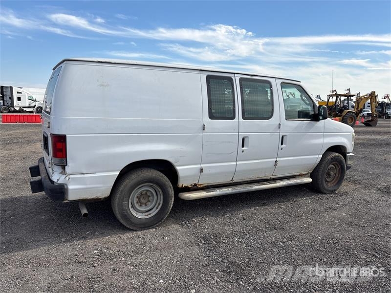 Ford E-250 Dostavna vozila / kombiji