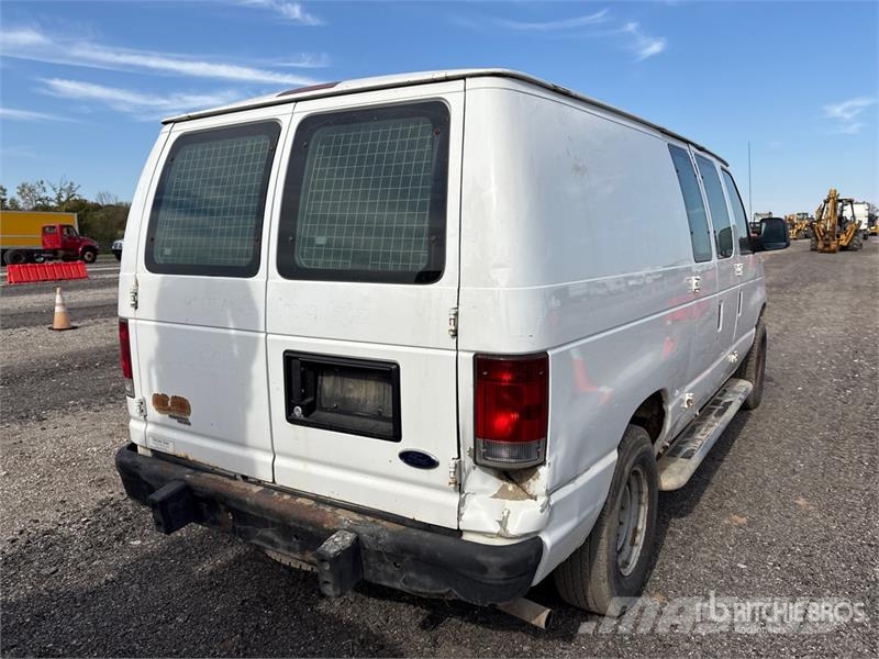 Ford E-250 Dostavna vozila / kombiji