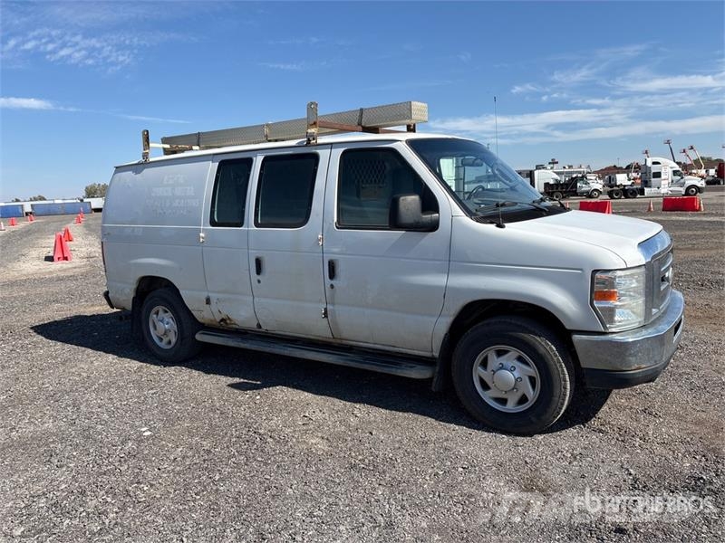 Ford E-250 Dostavna vozila / kombiji