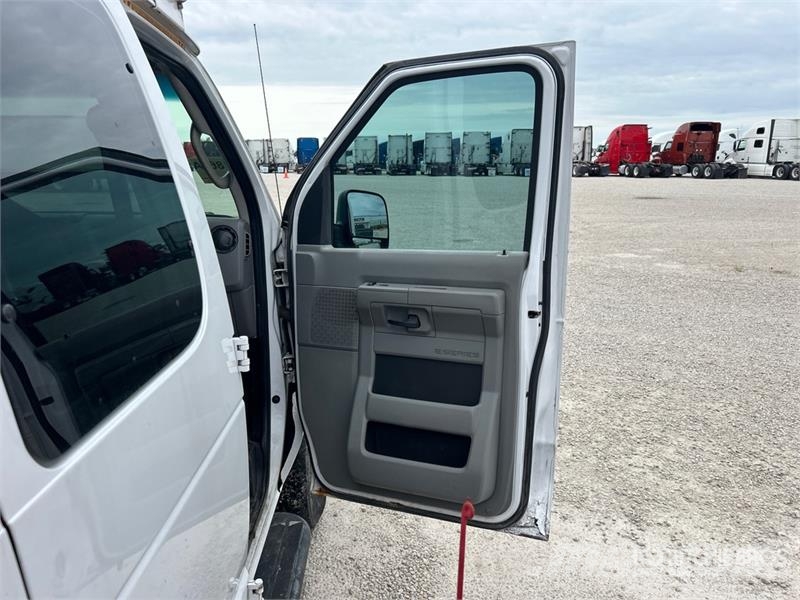 Ford E-250 Κλούβες με συρόμενες πόρτες