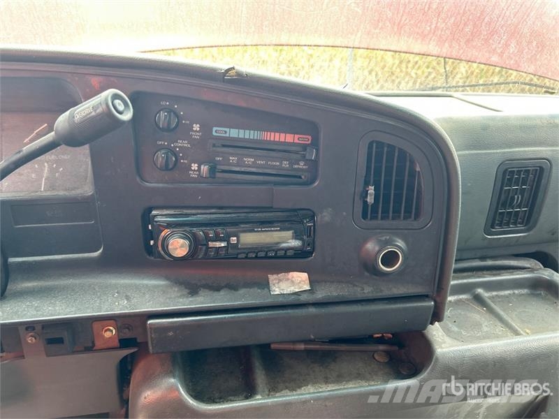 Ford E-350 Busy / Vany