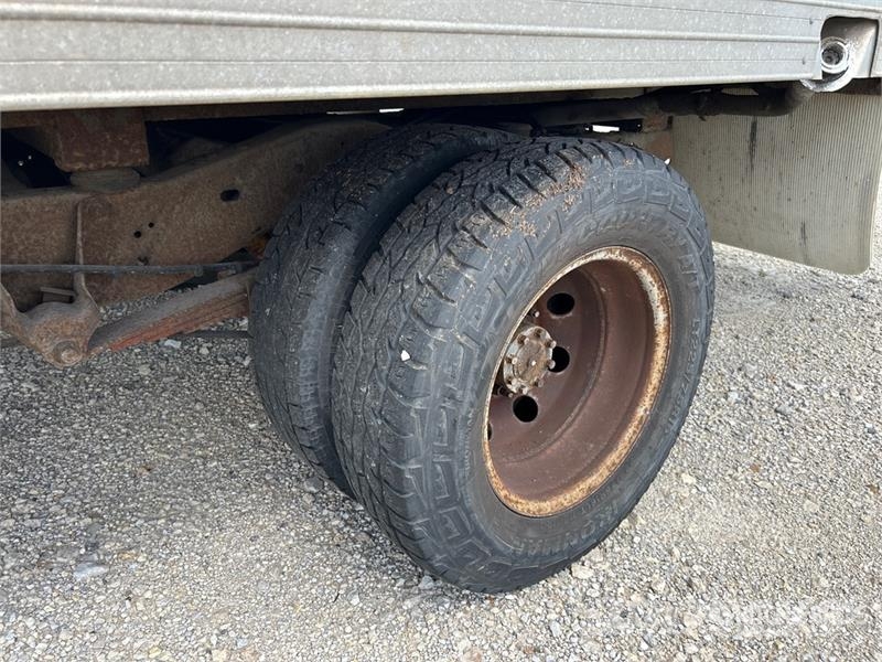 Ford E-350 Busy / Vany