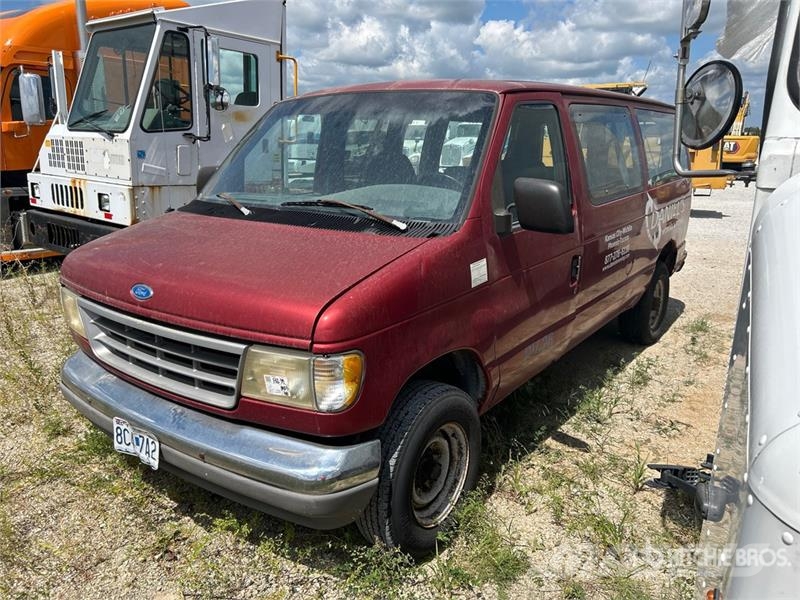 Ford E-350 Busy / Vany
