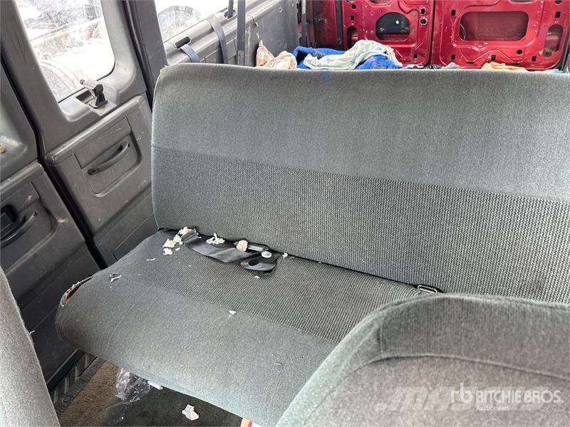 Ford E-350 Busy / Vany