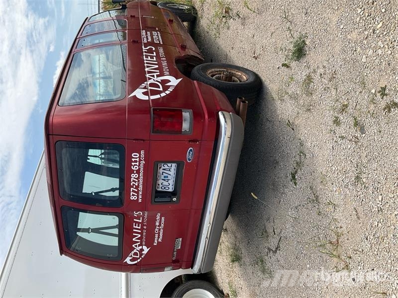 Ford E-350 Busy / Vany
