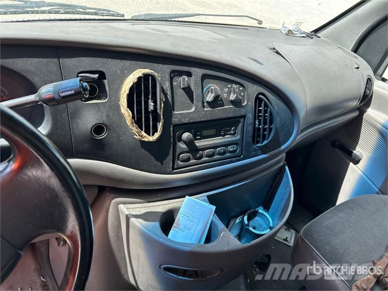 Ford E-350 Busy / Vany