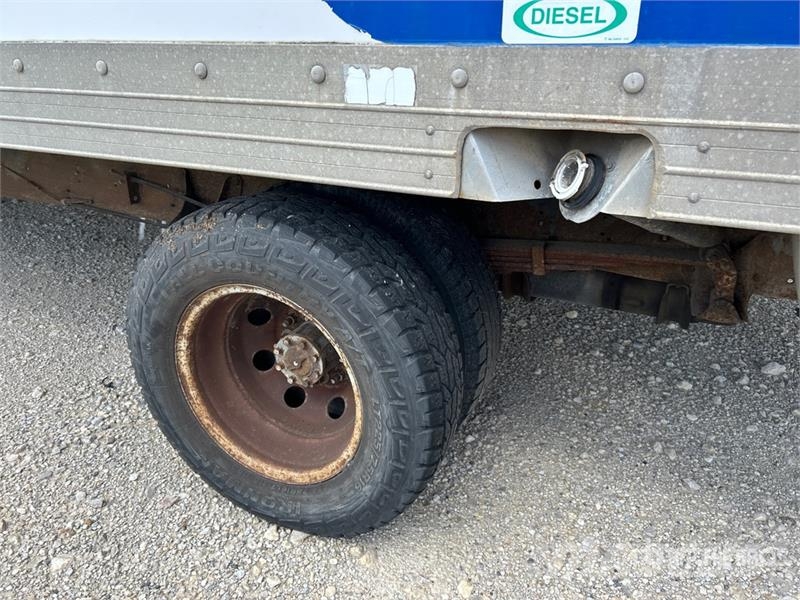 Ford E-350 Busy / Vany