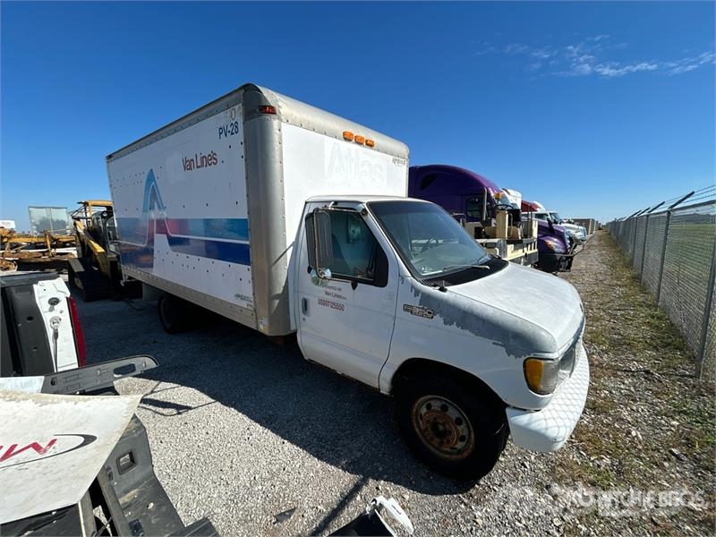 Ford E-350 Busy / Vany