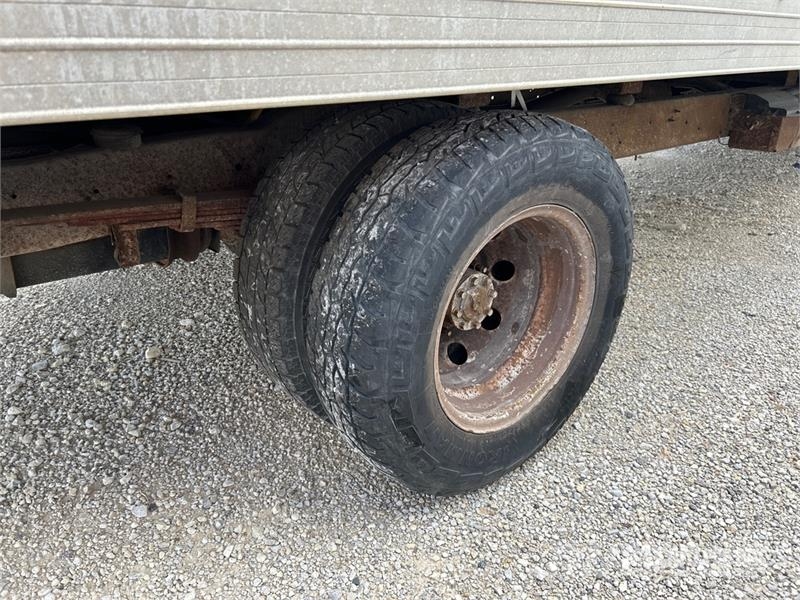 Ford E-350 Busy / Vany