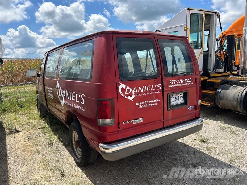 Ford E-350 Busy / Vany