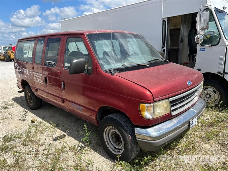Ford E-350 Busy / Vany