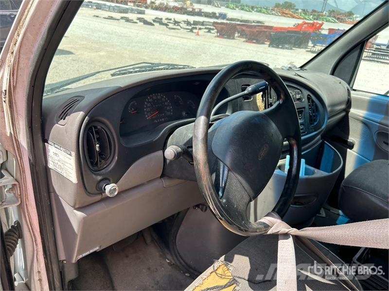 Ford E-350 Busy / Vany