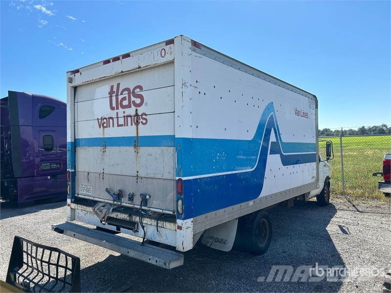 Ford E-350 Busy / Vany