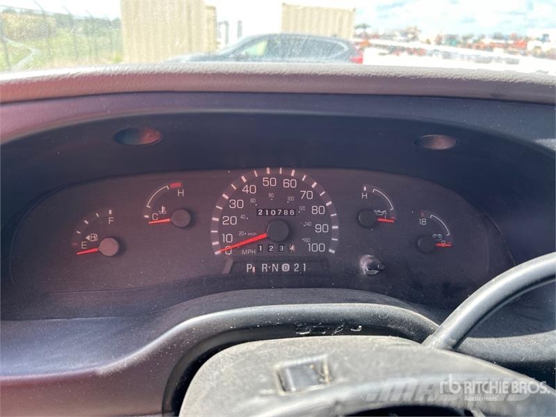 Ford E-350 Busy / Vany
