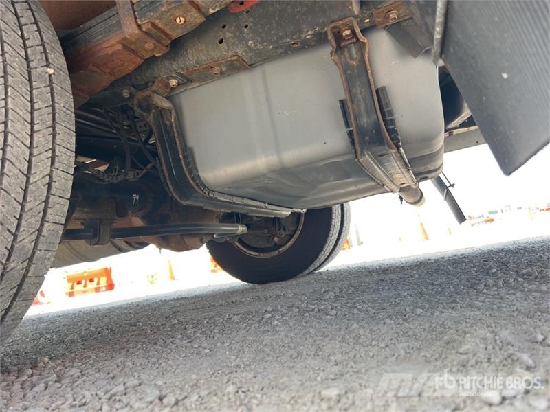 Ford E-350 4x2 Van Truck Sanduk kamioni
