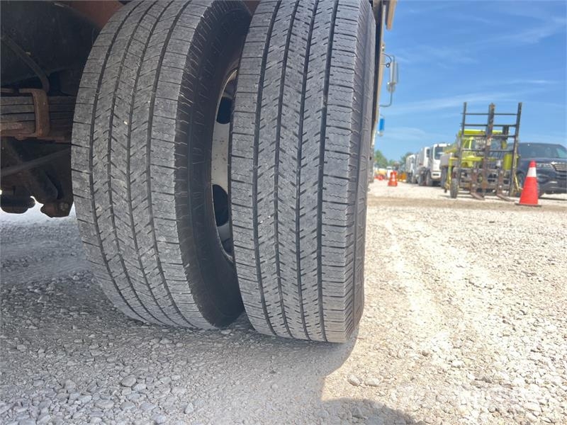 Ford E-350 4x2 Van Truck Sanduk kamioni