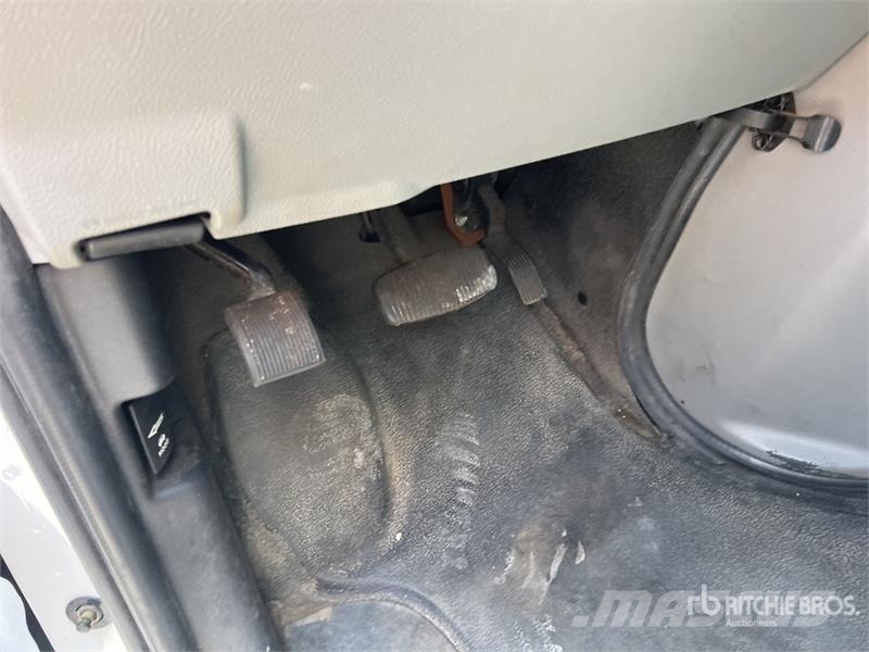Ford E-350 4x2 Van Truck Sanduk kamioni