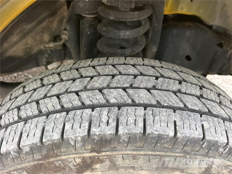 Ford E-350 4x2 Van Truck 貨箱式卡車