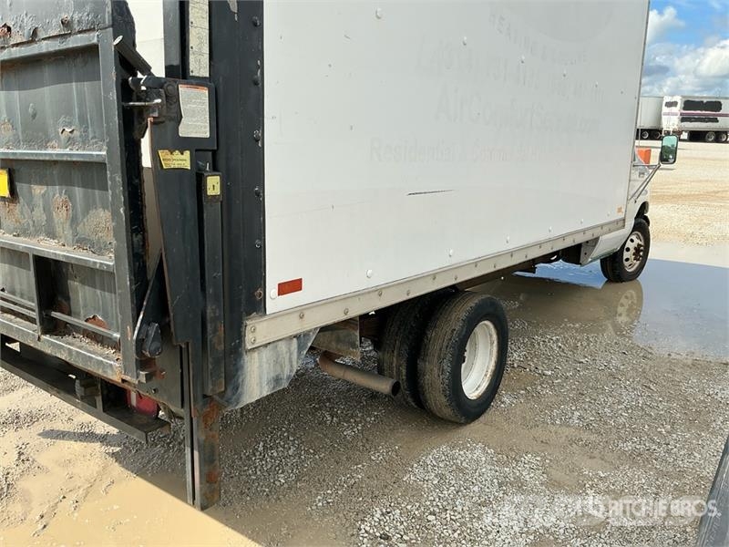 Ford E-350 4x2 Van Truck Sanduk kamioni