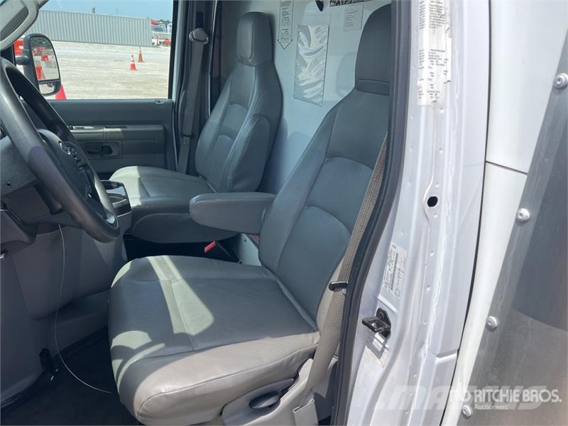 Ford E-350 4x2 Van Truck Sanduk kamioni