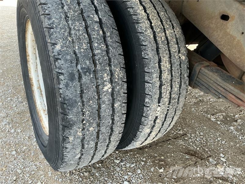Ford E-350 4x2 Van Truck Sanduk kamioni