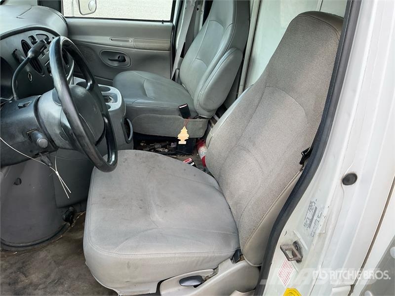 Ford E-350 4x2 Van Truck Sanduk kamioni
