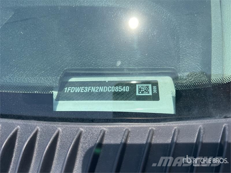 Ford E-350 4x2 Van Truck Sanduk kamioni