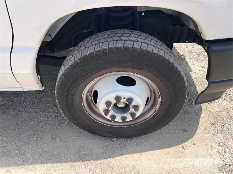 Ford E-350 4x2 Van Truck Sanduk kamioni