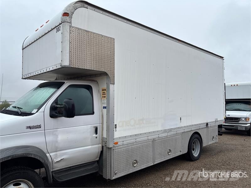 Ford E-550 4x2 Van Truck Box body trucks