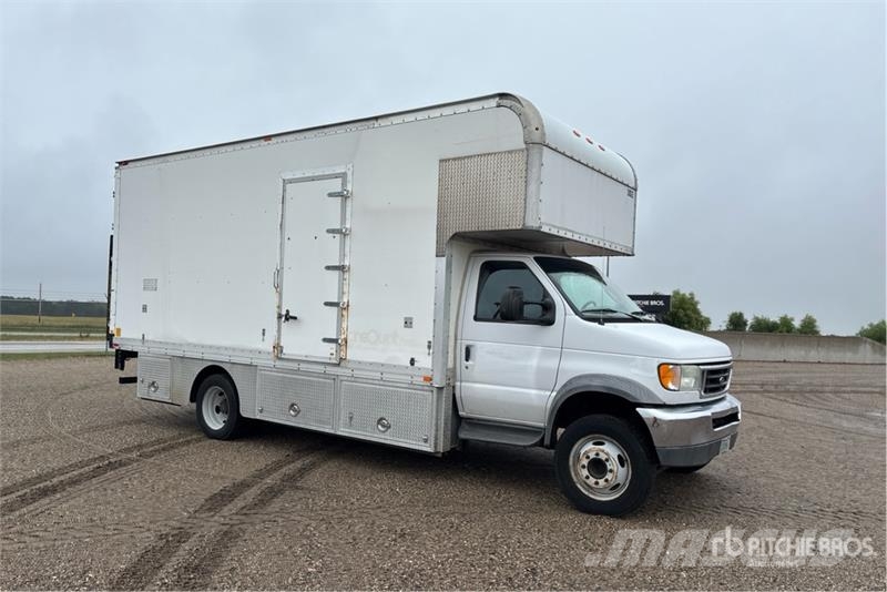Ford E-550 4x2 Van Truck Box body trucks