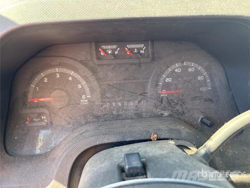 Ford E350 4x2 Van Truck Skříňová nástavba