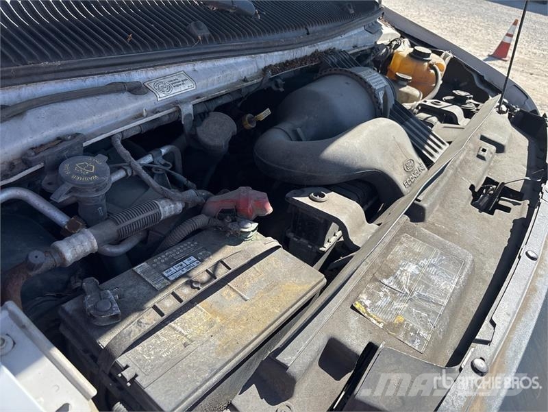 Ford E350 4x2 Van Truck Skříňová nástavba