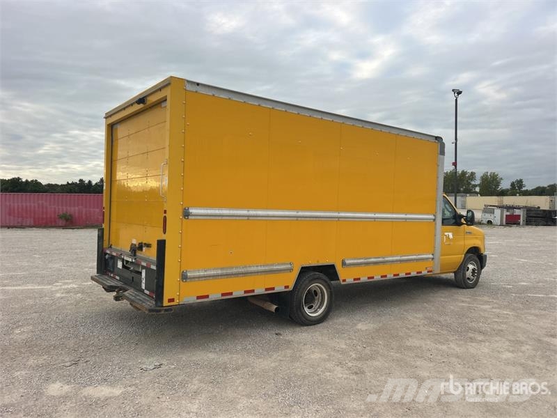 Ford E350 4x2 Van Truck Kofferaufbau