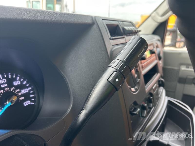 Ford E350 4x2 Van Truck Kofferaufbau