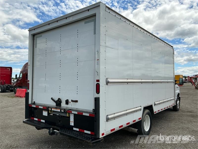 Ford E350 4x2 Van Truck ボックスボディー、ウイング、箱車