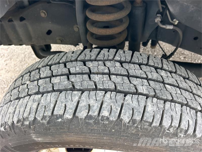Ford E350 4x2 Van Truck (Inoperable) Camion cassonati