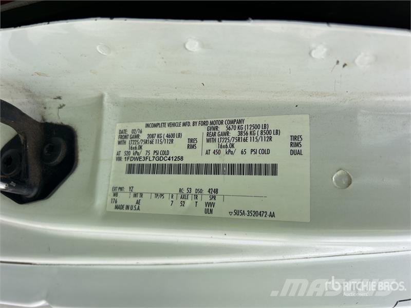 Ford E350 4x2 Van Truck (Inoperable) Camion cassonati