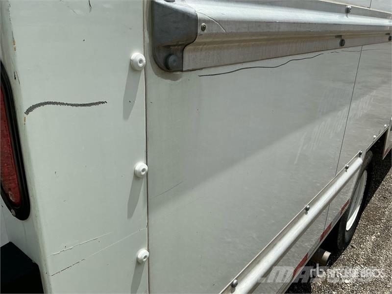 Ford E350 4x2 Van Truck ボックスボディー、ウイング、箱車