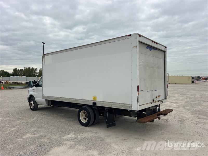 Ford E350 4x2 Van Truck (Inoperable) Camion cassonati