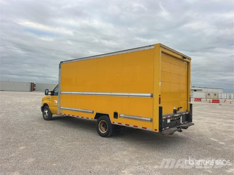 Ford E350 4x2 Van Truck Kofferaufbau
