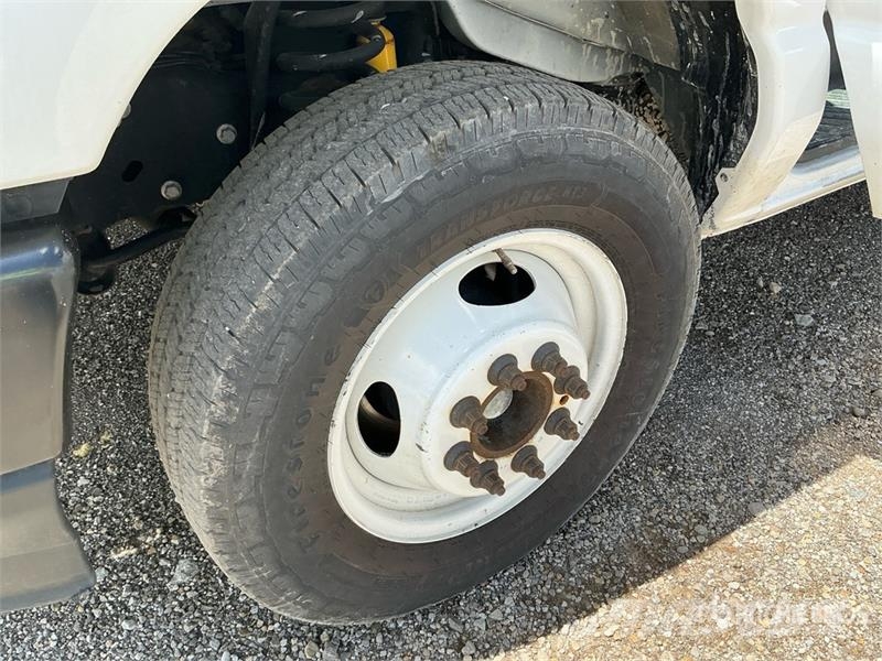 Ford E350 4x2 Van Truck ボックスボディー、ウイング、箱車
