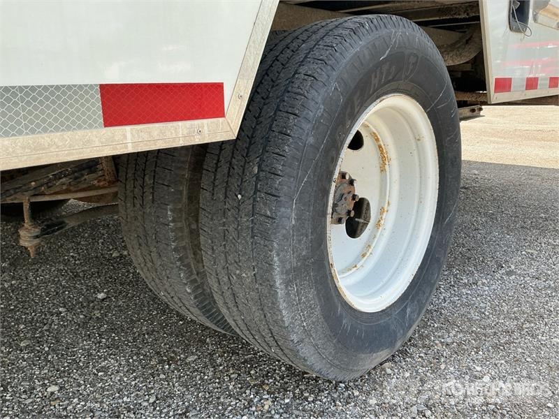Ford E350 4x2 Van Truck ボックスボディー、ウイング、箱車
