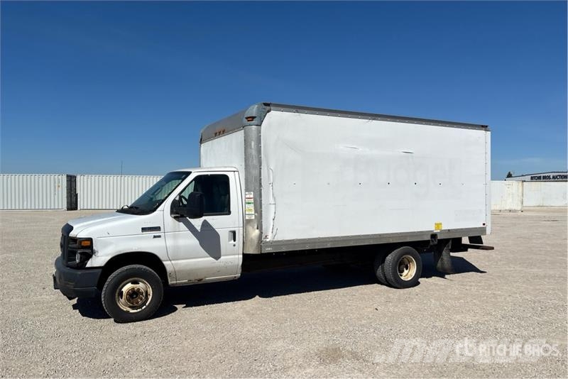 Ford E350 4x2 Van Truck Skříňová nástavba