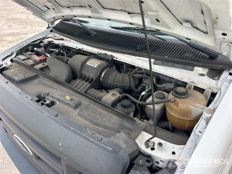 Ford E350 4x2 Van Truck (Inoperable) Camion cassonati