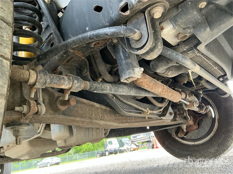 Ford E350 4x2 Van Truck ボックスボディー、ウイング、箱車